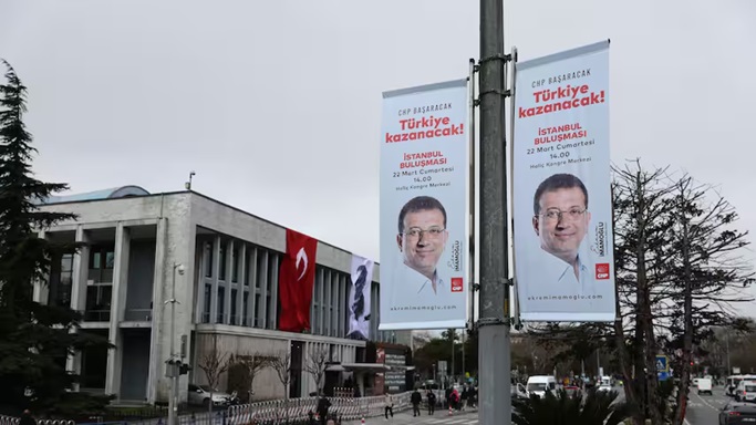 Turkse lira daalt naar laagste niveau ooit