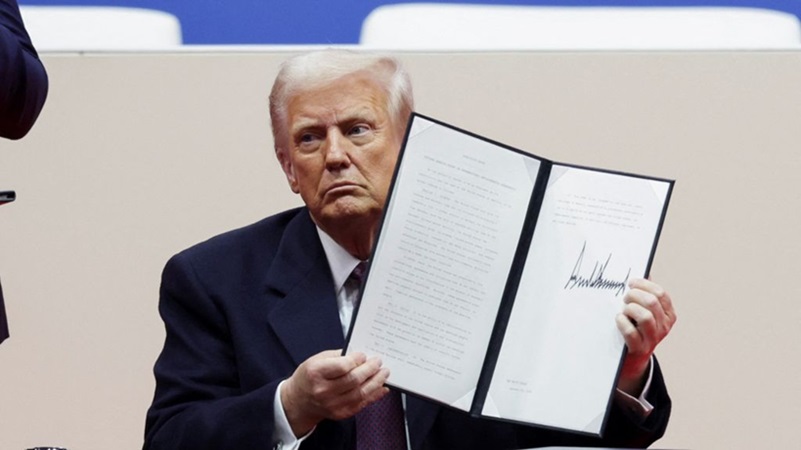 WHO-exit en rem op immigratie: eerste decreten Trump