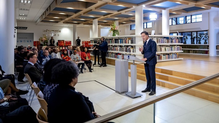 Jaar na slavernij-excuses zorgen over politiek draagvlak