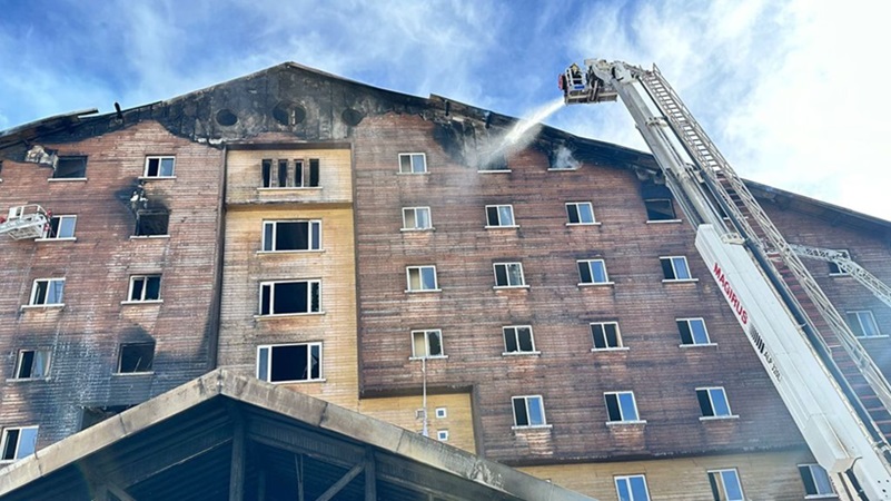 Dodental van hotelbrand in Turks skioord loopt op tot 66
