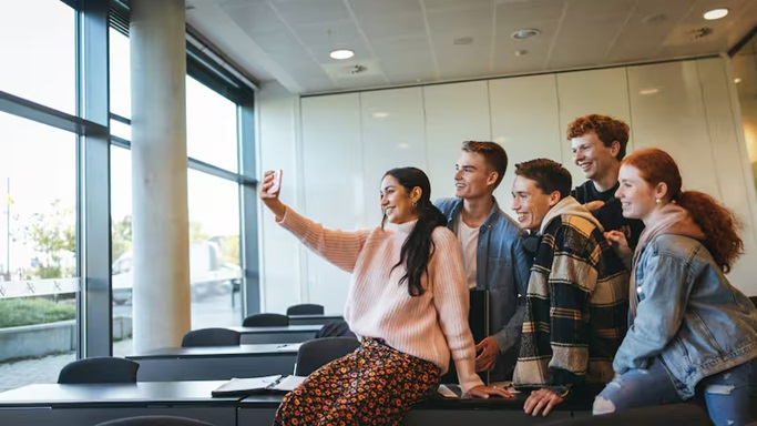 Ook Denemarken gaat telefoons op school verbieden