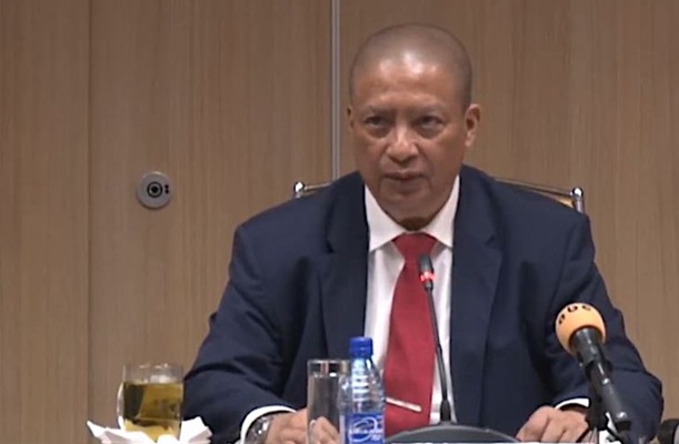 CBvS-governor: “Suriname is uit belangrijk dal van de crisis”