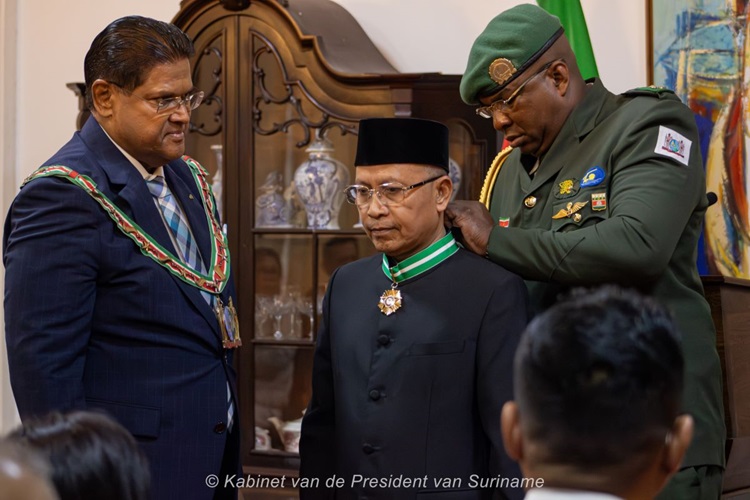 Vertrekkende Indonesische ambassadeur ontvangt hoge onderscheiding