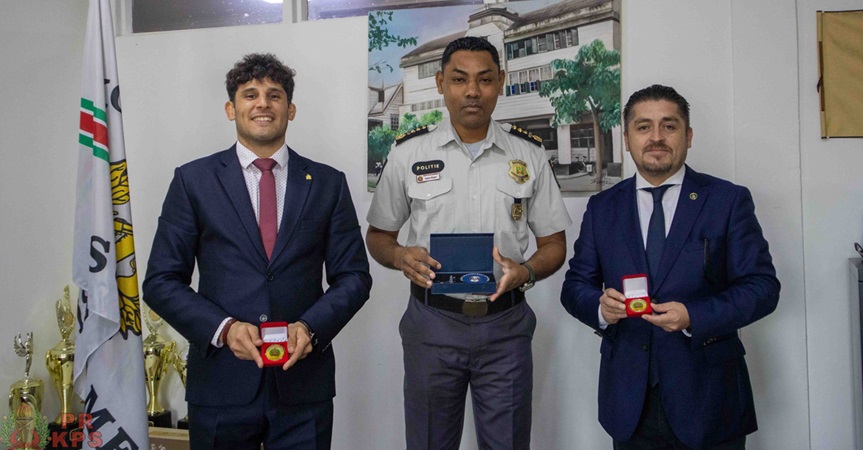 Korpschef ontvangt Interpol-delegatie in Suriname
