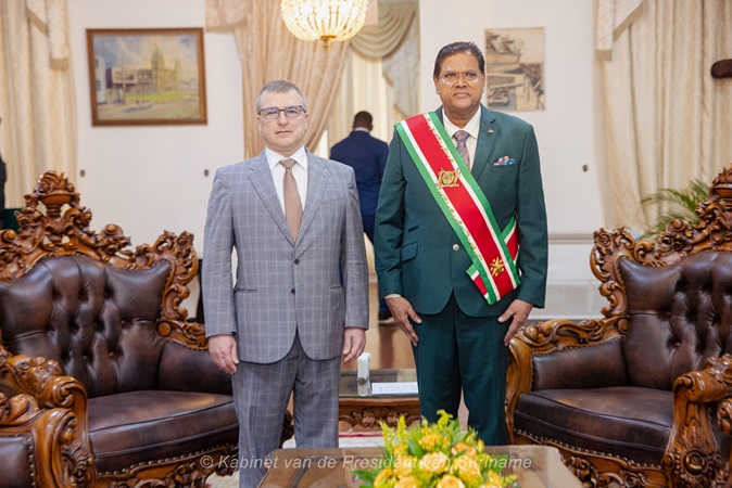 Nieuwe Braziliaanse ambassadeur bij president Santokhi
