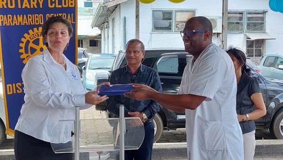 DG Rotary onder de indruk van community projecten