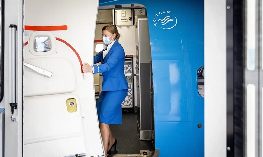 KLM moet in juli helft stoelenprobleem Schiphol oplossen