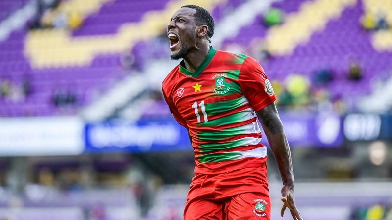 Moeder Surinaamse international Sheraldo Becker overleden