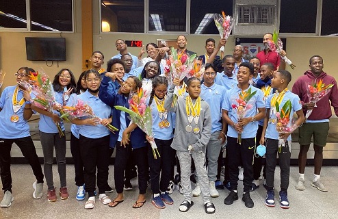 Chris-Gerald Soeperman zwemmende superman Suriname