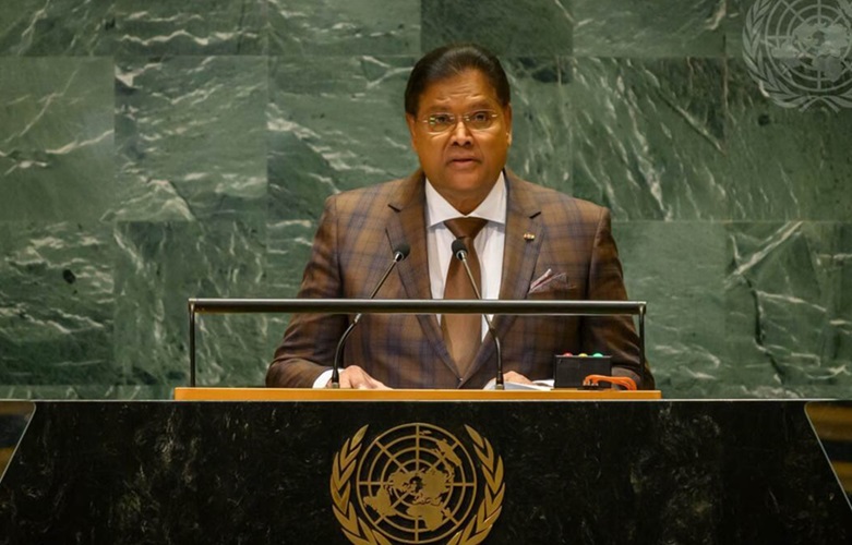 President Santokhi pleit voor solidariteit met Haïti en Cuba