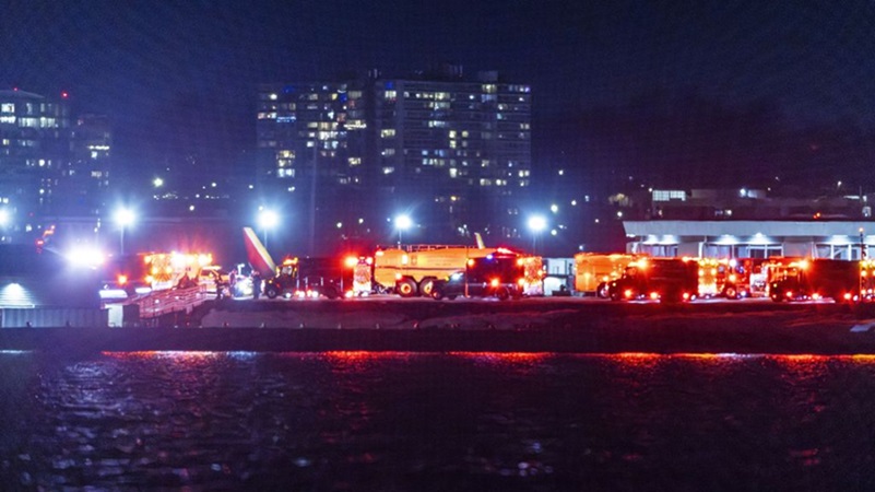 Botsing vliegtuig met legerhelikopter bij Washington