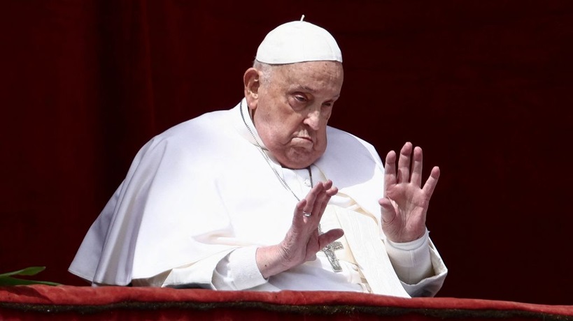 Paus Franciscus spreekt paaszegen uit
