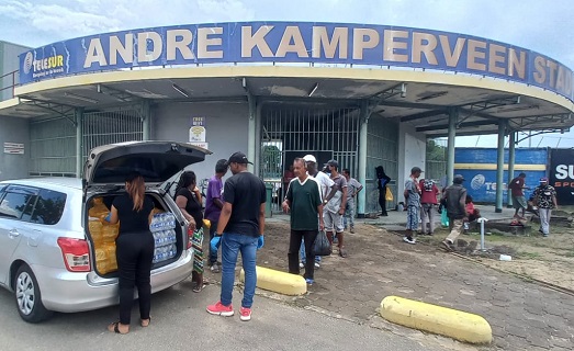 Eerste dak- en thuislozen naar AK-stadion voor voeding