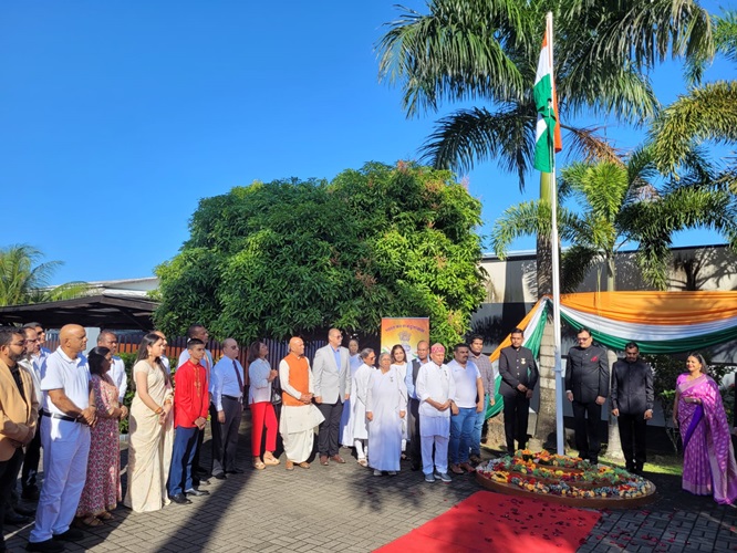 Nieuwe Indiase ambassadeur viert Onafhankelijkheidsdag in Suriname