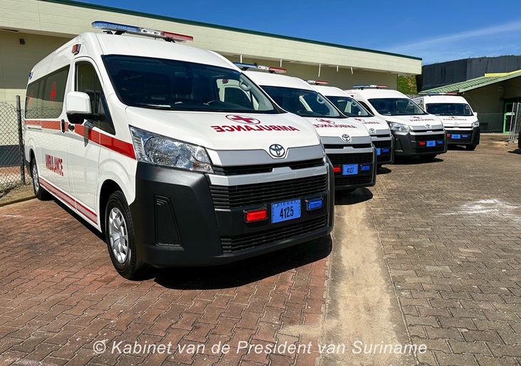 Regering versterkt gezondheidszorg met 10 nieuwe ambulances 