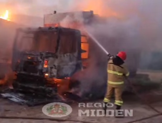 Drie vuilniswagens afgebrand