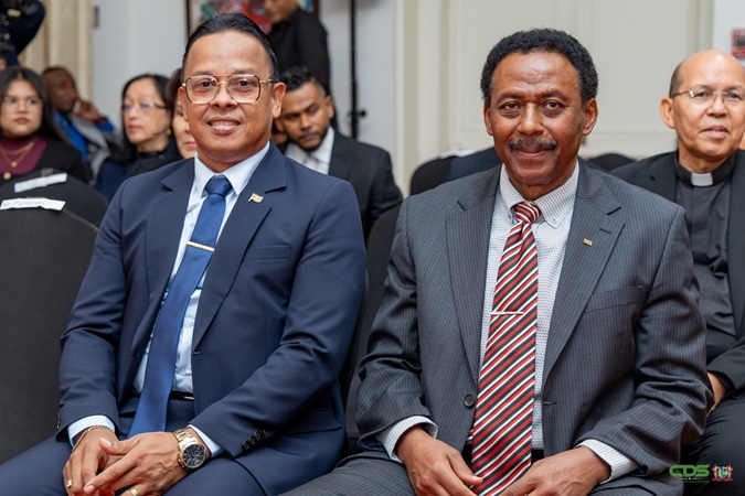 Fernald en Atmodimedjo ambassadeurs voor Guyana en Indonesië