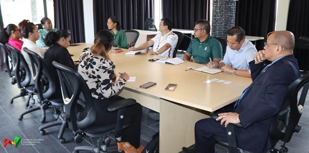Mac Andrew bespreekt werkvergunningen met PETRONAS en Ramps