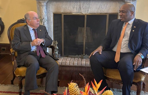 BIS-minister Bouva voert overleg met Braziliaanse collega in Colombia