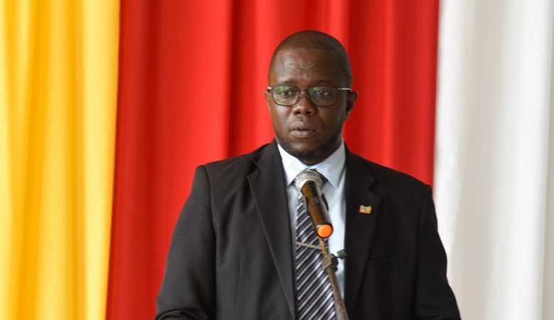 Dundas van directeur naar adviseur vicepresident
