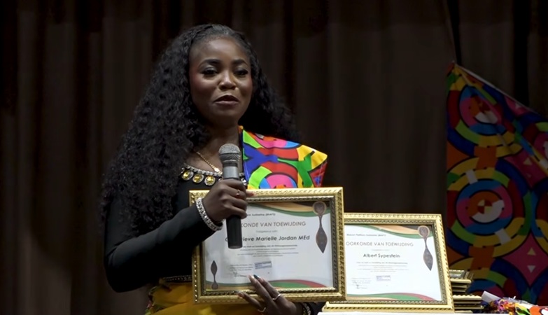 Geneviévre Jordan ontvangt Maroon Legacy-Wi Rutu Award