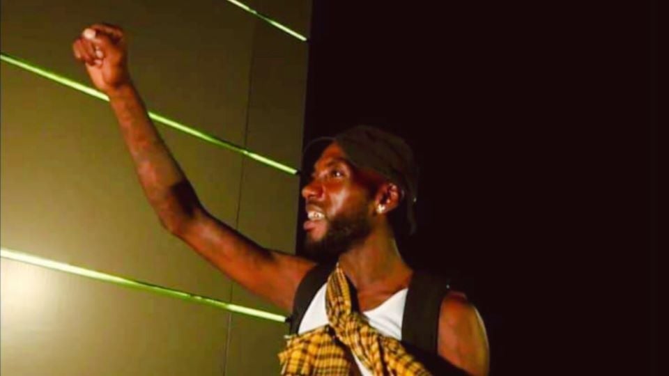 Kappalani vluchtte weg na kappartij, maar werd te Munder aangehouden