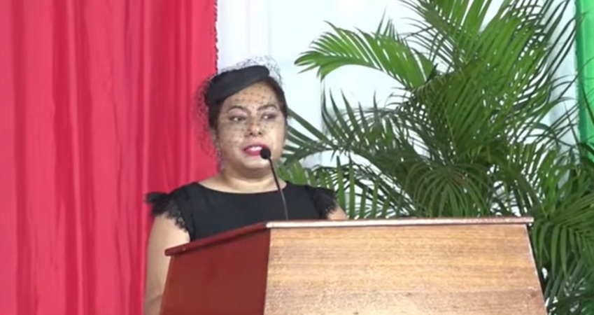 Mellisa Santokhi: ‘Wie gaat mij nu wakker schudden?’