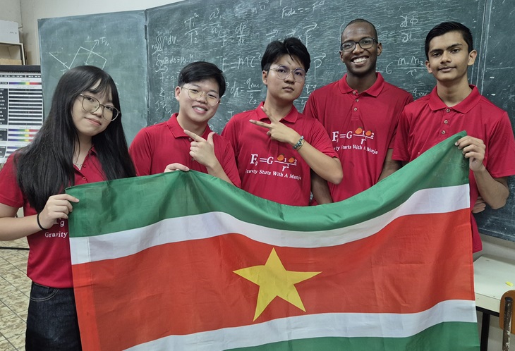 Suriname participeert aan Natuurkunde Olympiade in Parijs