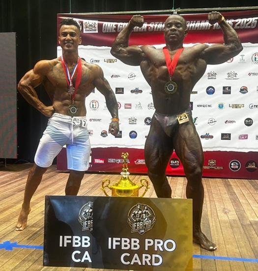 Twee nieuwe Surinaamse Pro Bodybuilders kronen zich in Guyana
