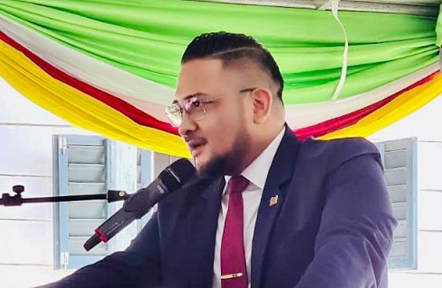 President roept minister TCT op voor urgente beleidskwesties