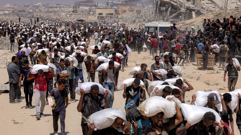Beperkte voedselhulp bereikt Gaza over land en uit de lucht