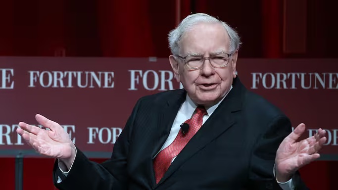 Warren Buffett schenkt recordbedrag en valt uit top 5 rijkste mensen